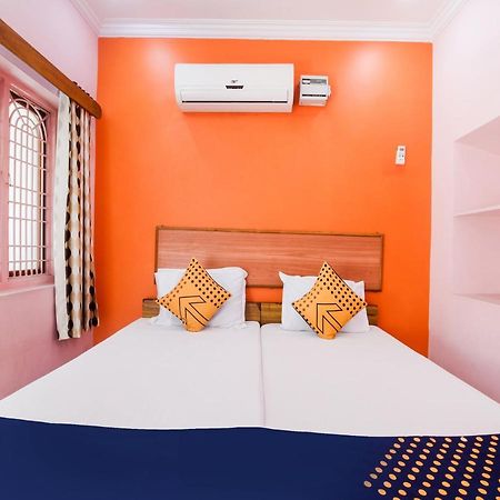 สปอต ออน 75742 ศรีเทวี ลอดจ์ Hotel คาคินาดา ภายนอก รูปภาพ