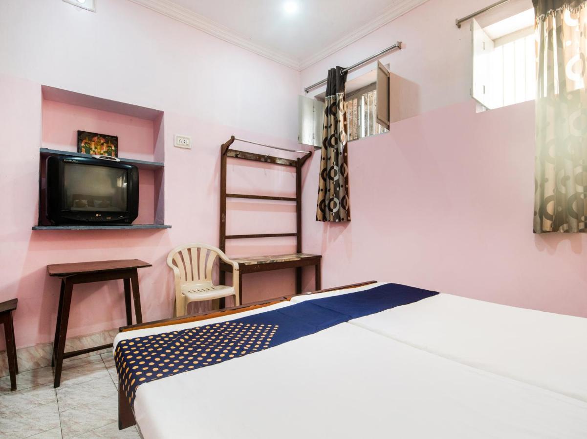 สปอต ออน 75742 ศรีเทวี ลอดจ์ Hotel คาคินาดา ภายนอก รูปภาพ