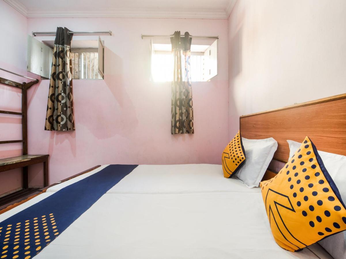 สปอต ออน 75742 ศรีเทวี ลอดจ์ Hotel คาคินาดา ภายนอก รูปภาพ